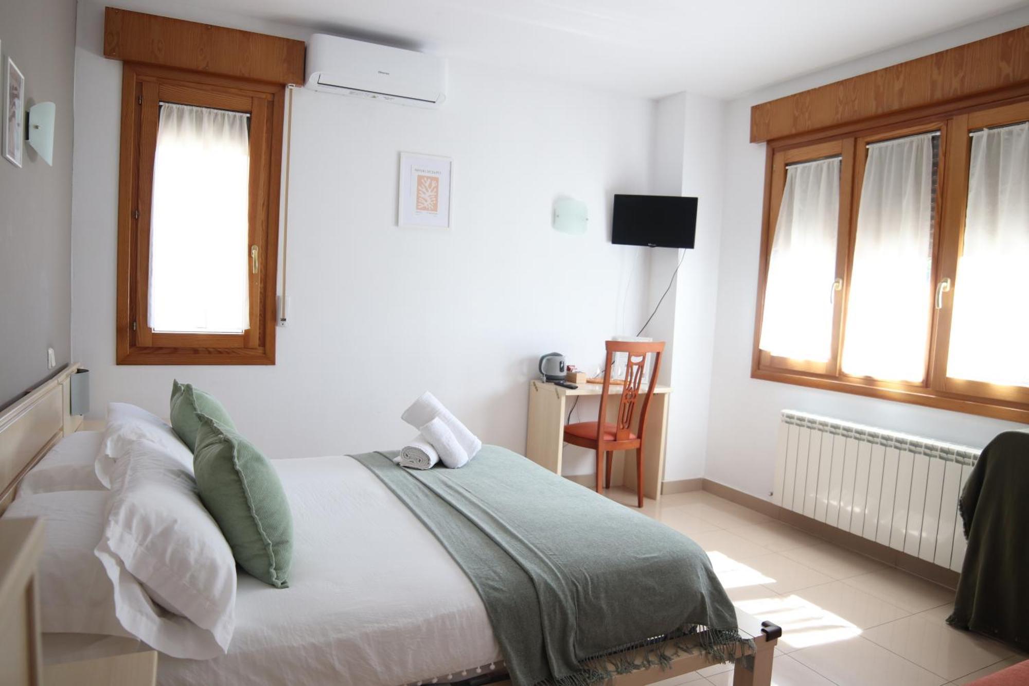 Hostal-Casa Rural Rosa-Nonna Siguenza Habitación foto